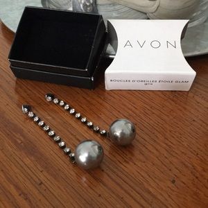 New AVON Glam Star Grey Pearl/ Rhinestone Earrings